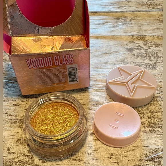 NEW Jeffree Star Eye Gloss Powder in Voodoo Glass - Picture 1 of 7